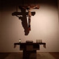 Passionszeit 2020: Kreuz und Altar mit Passionslicht