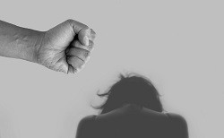 gewalt_sexualisiert_missbrauch_pixabay_violence-against-women-g92387abe1_250x154.jpg